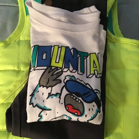 Toddler Boys 3 Piece Set - Picture 9 of 9